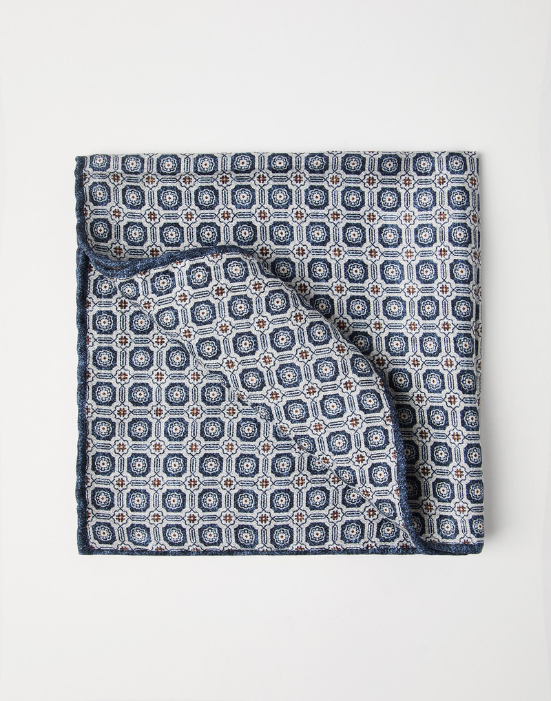 Silk pocket square with pattern 1
