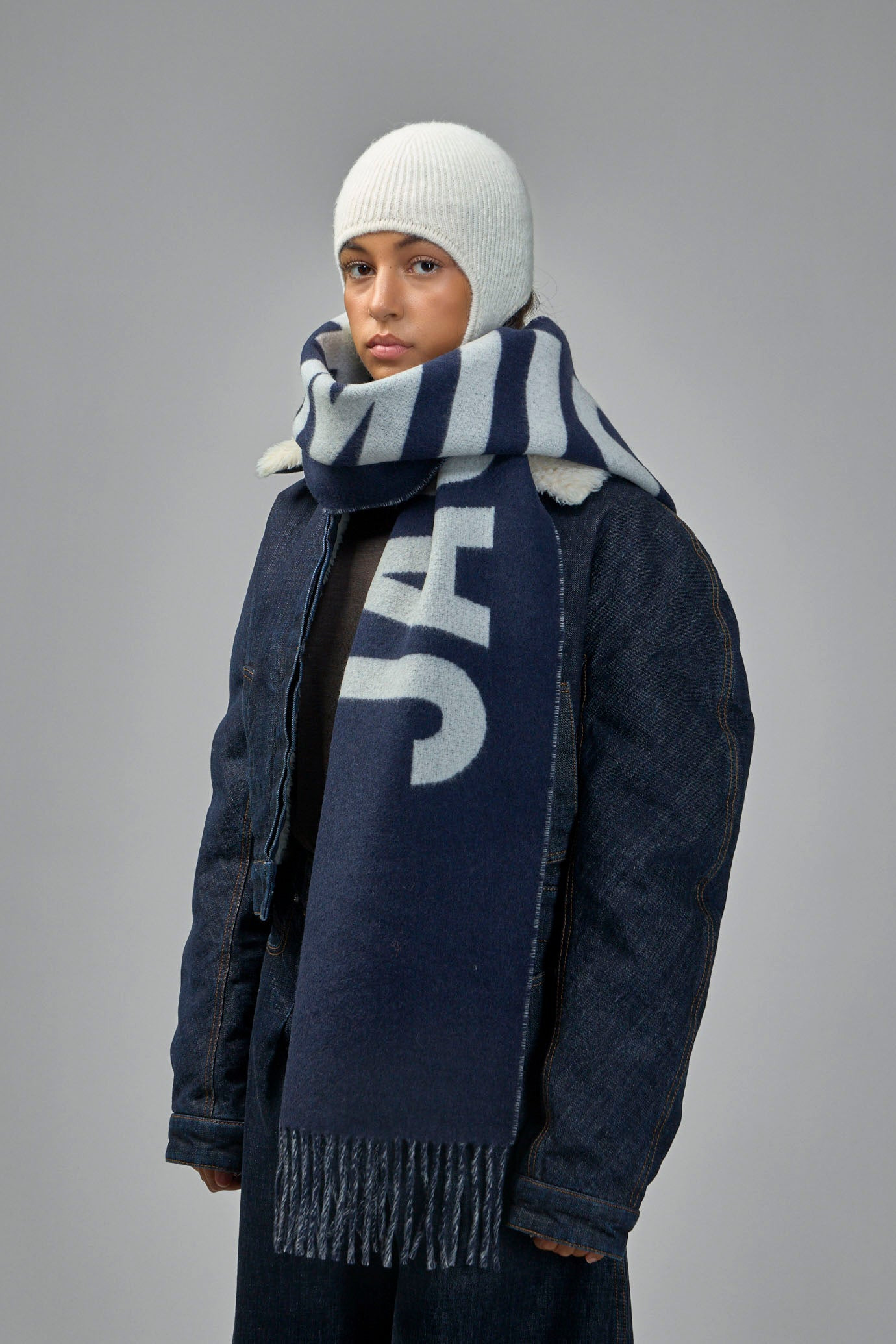 Fringe Logo Scarf - 3