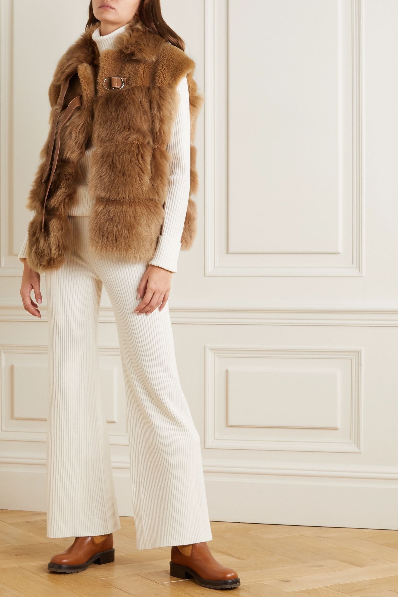 Leather-trimmed shearling vest - 2