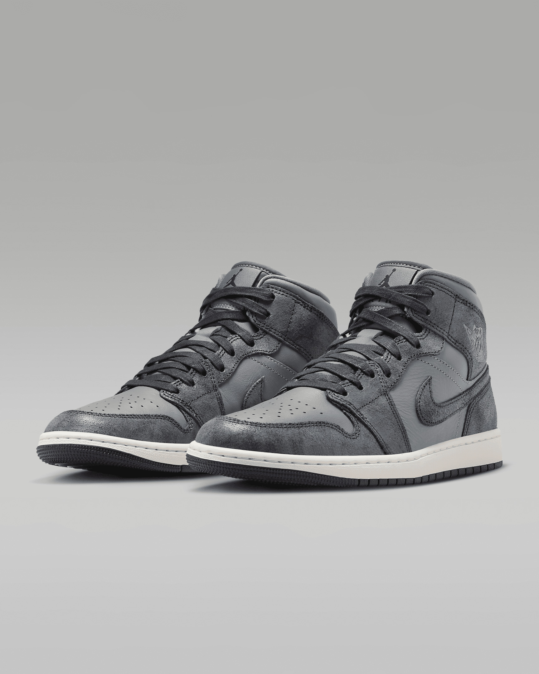 Air Jordan 1 Mid SE Women's Shoes - 5