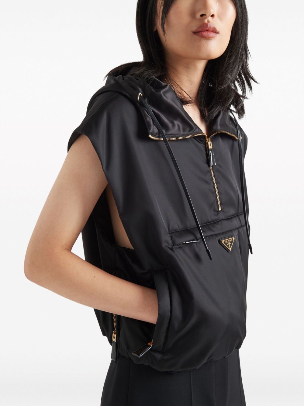 enamel triangle-logo hooded vest - 4