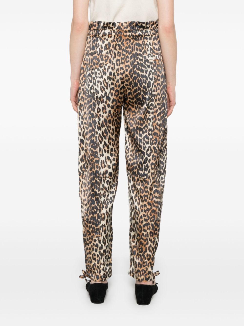 leopard-printed satin trousers - 4