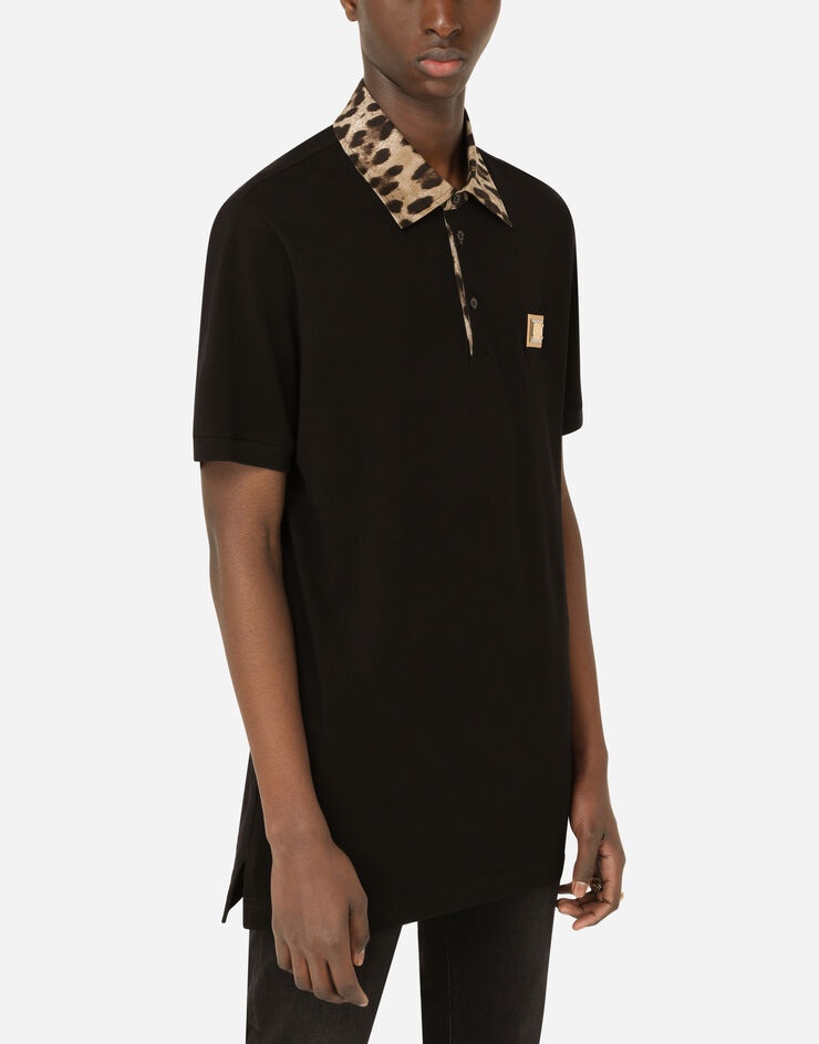 Cotton piqué polo-shirt with leopard-print details and plate - 5