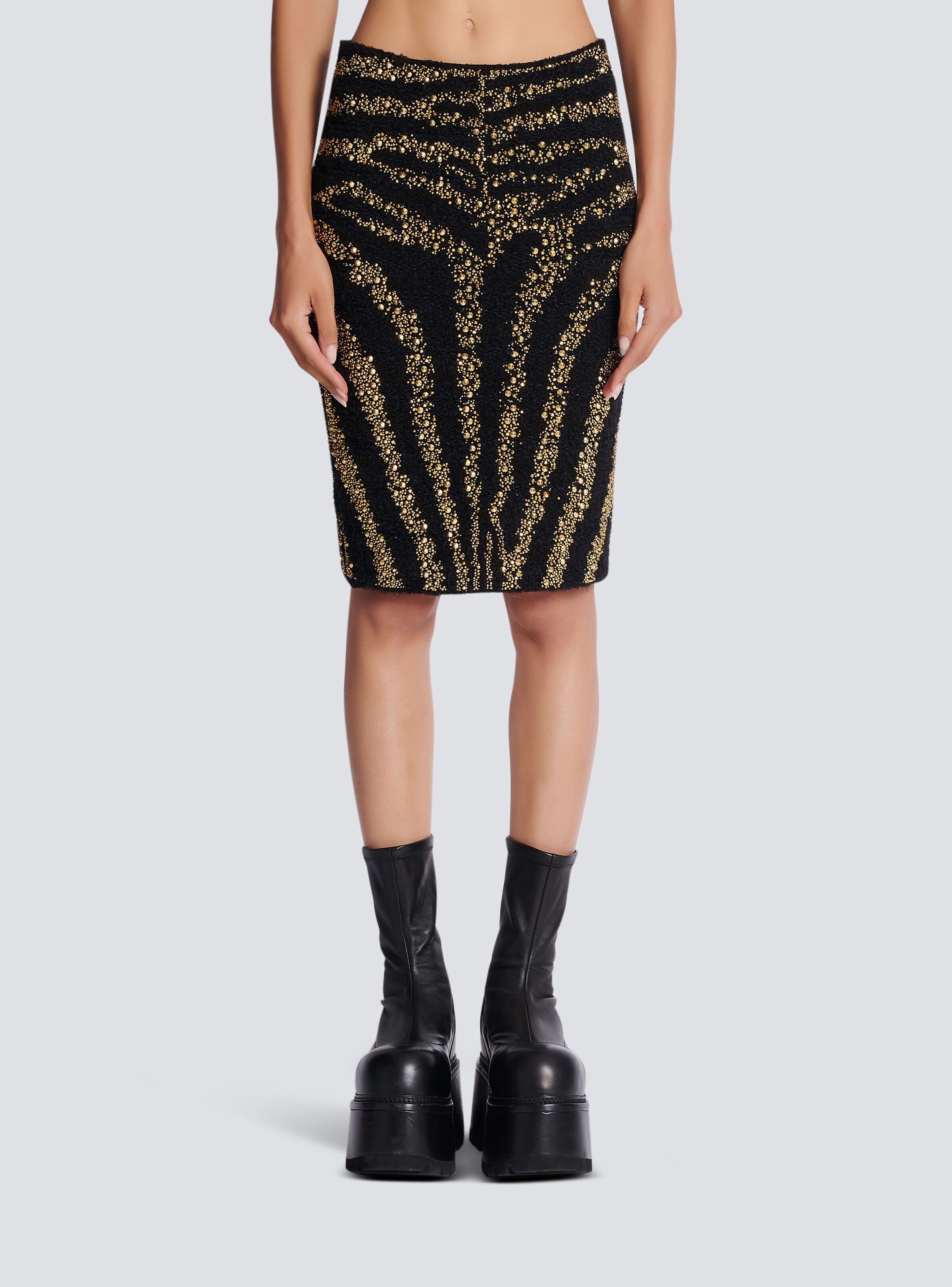 Embroidered tweed pencil skirt - 5