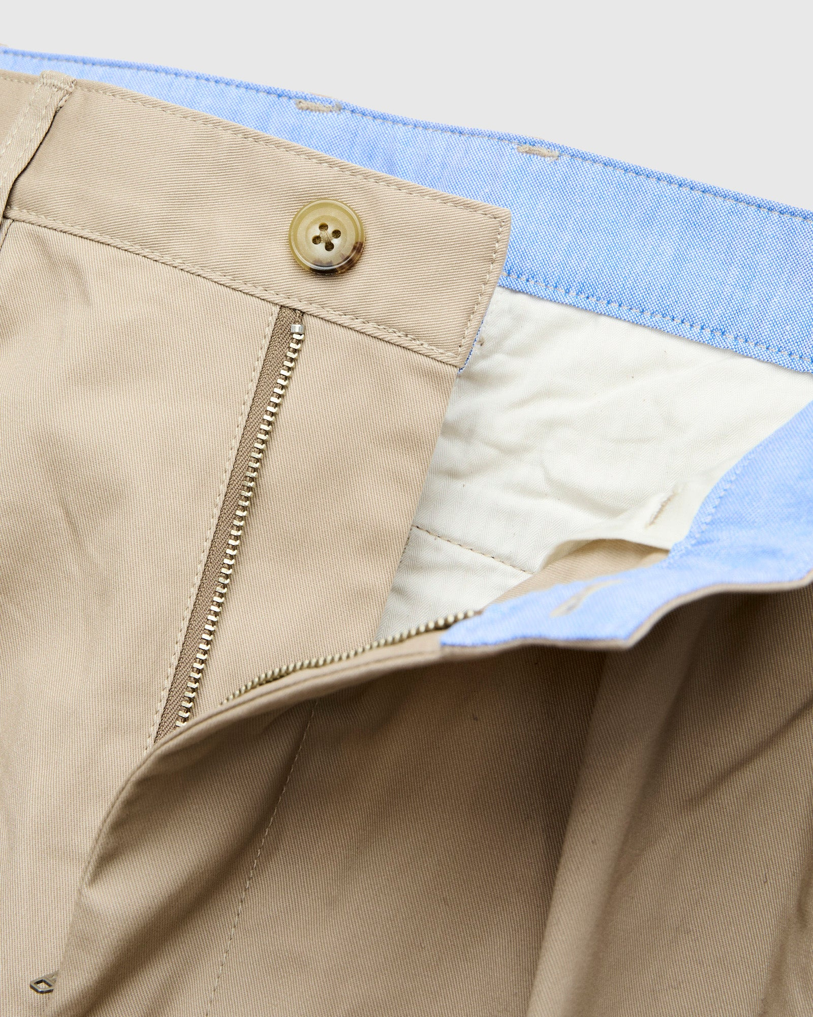 2-Pleat Twill Trousers in Khaki - 6