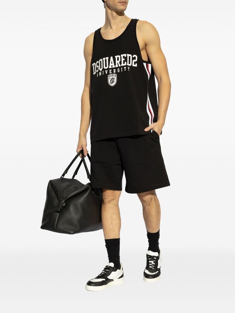 DSQUARED2 logo-embroidered shorts outlook