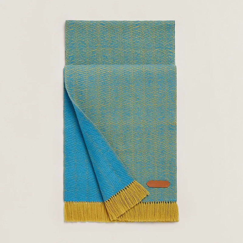 Hermès Wavy Double Face muffler outlook