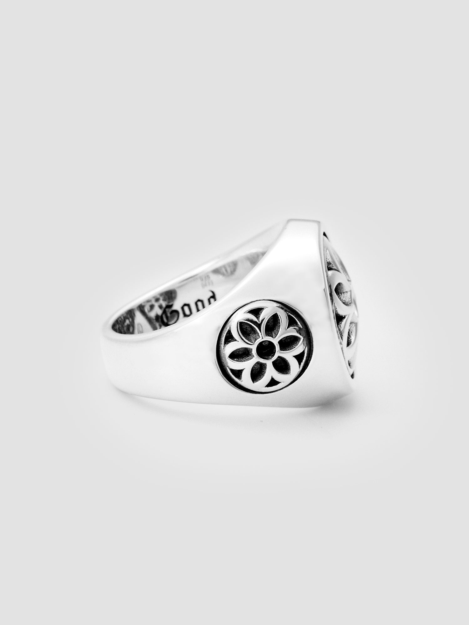 Medium Club Ring in Sterling Sliver - 6