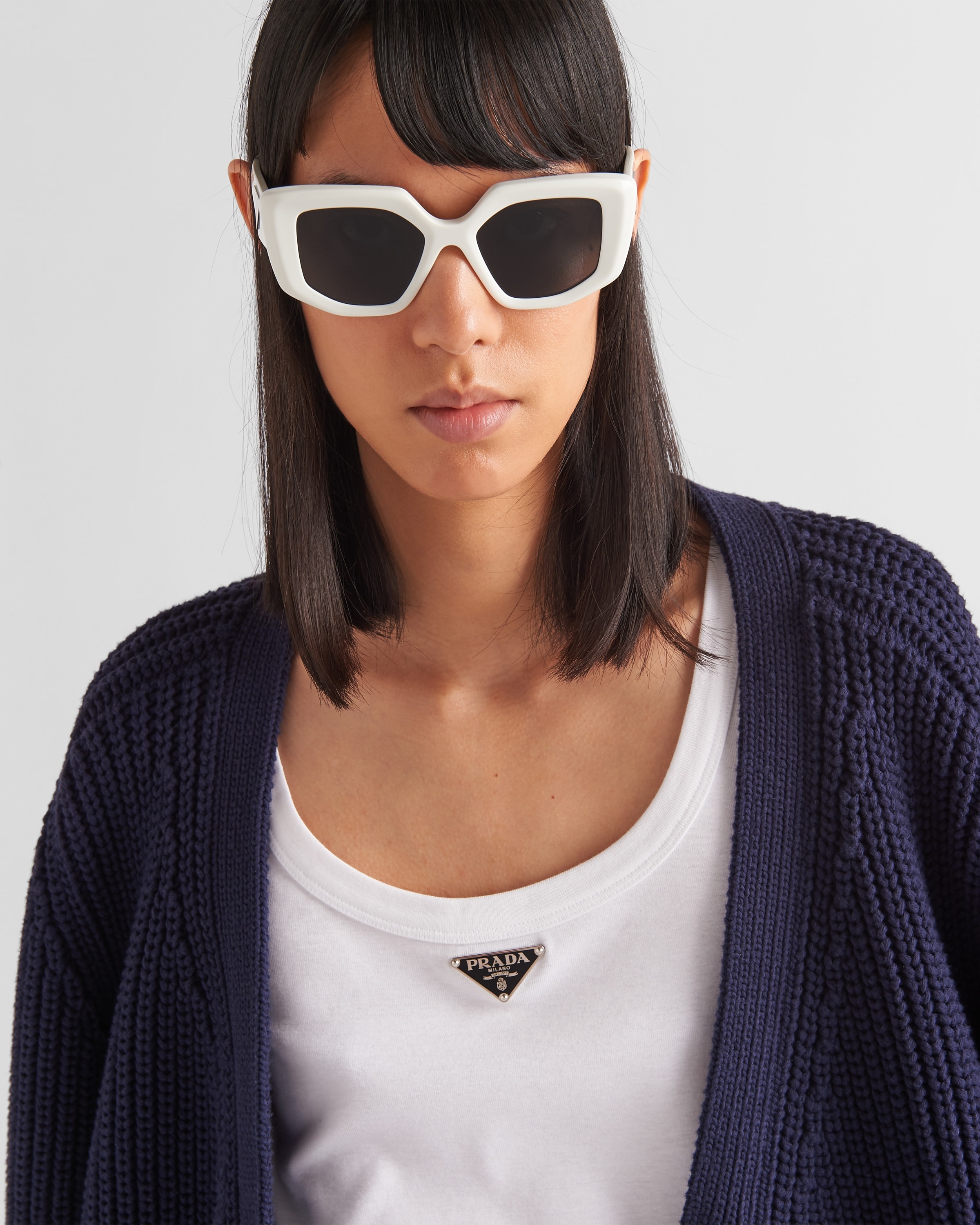 【PRADA】lady's ベレー帽 ファーストアングル triangleロゴ authentic]Prada Triangle Logo HeadBand From Japan | eBay