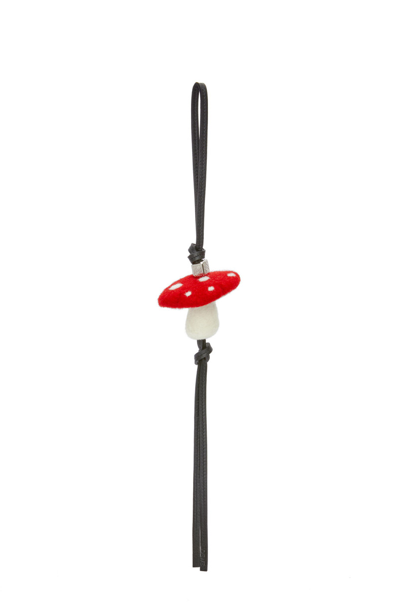 Mushroom charm in felt 1