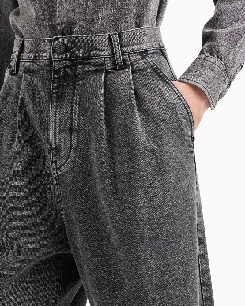 Garment-treated denim jeans with darts 5