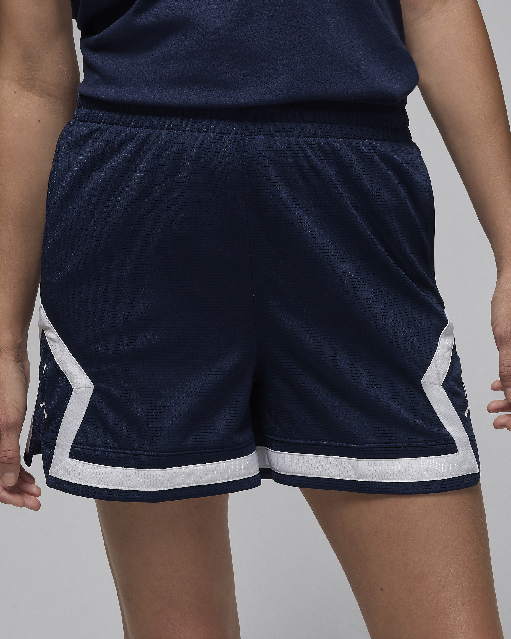 Jordan Sport Women's 4" Diamond Shorts - 2