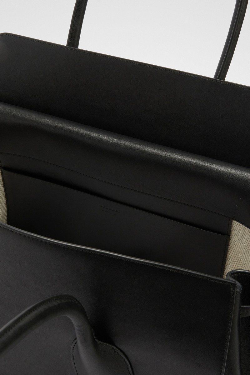 Jil Sander Voyage Medium outlook