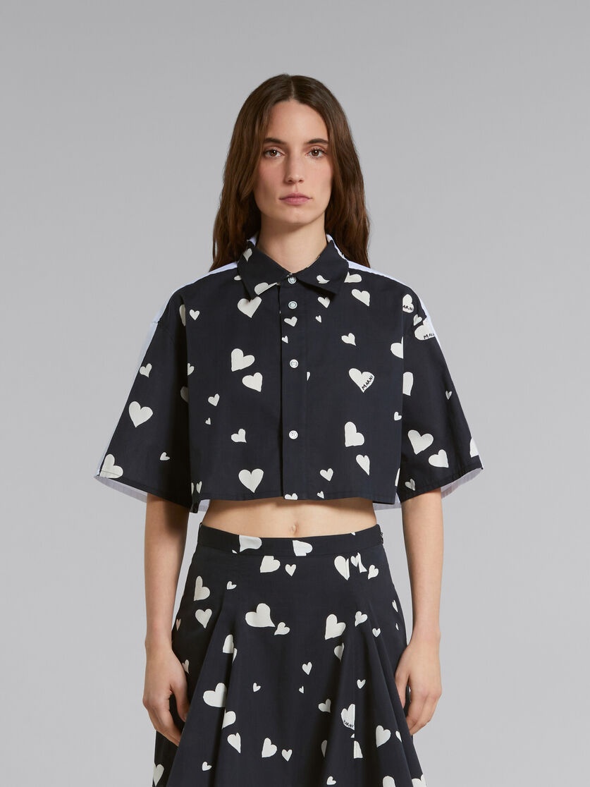BLACK POPLIN SHIRT WITH BUNCH OF HEARTS PRINT - 2