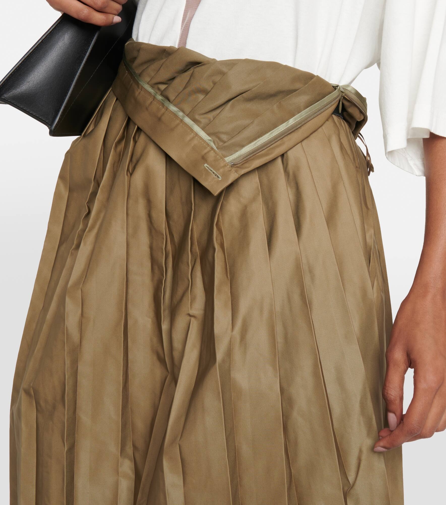 Pleated asymmetric midi skirt - 4
