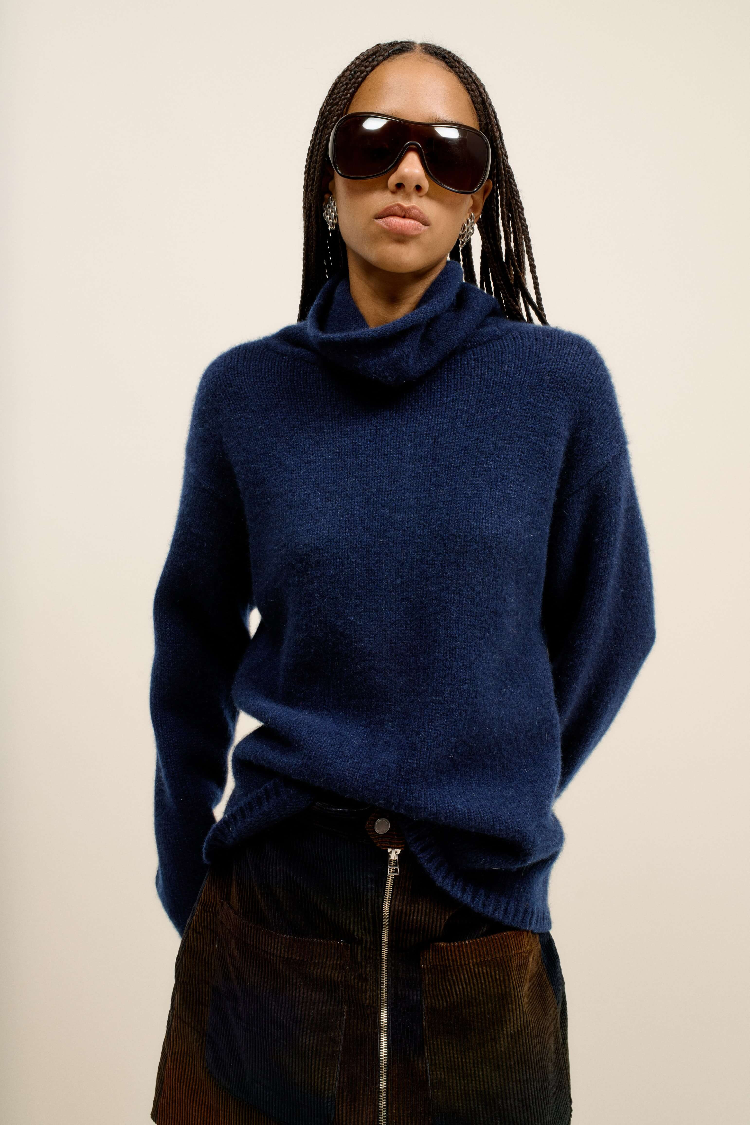 WOMEN'S SLOUCHY TURTLENECK - 3
