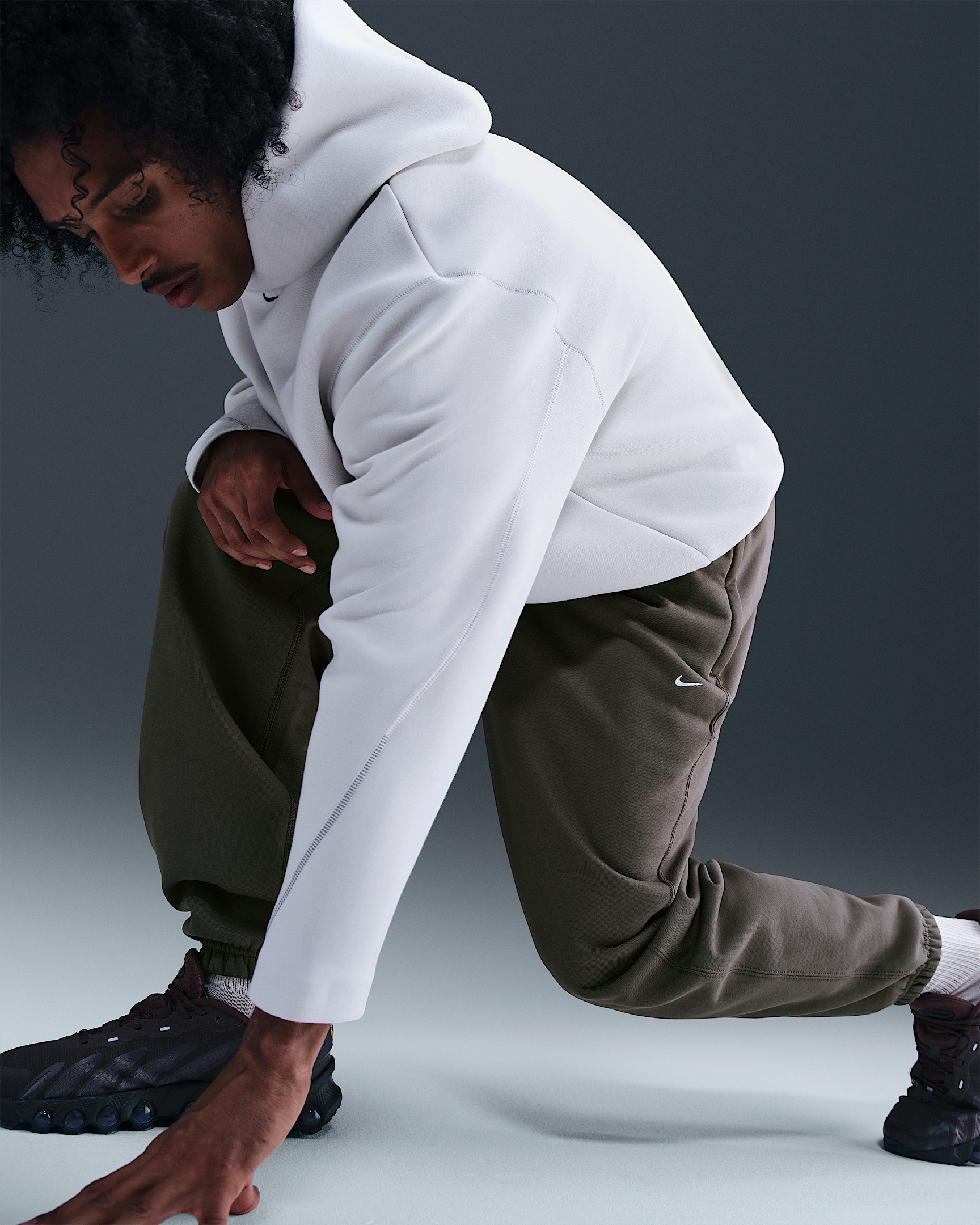 Nike Solo Swoosh Men's Cuffed Fleece Pants - 3