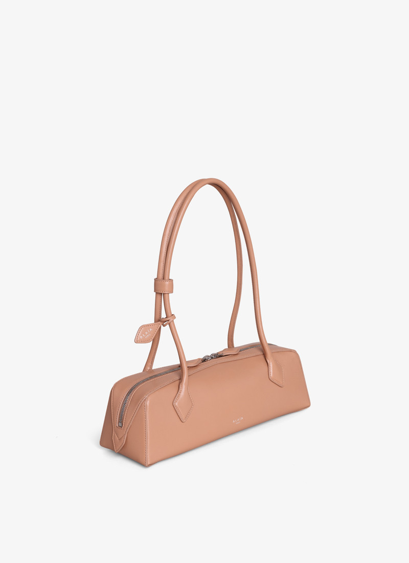 Alaïa LE TECKEL MEDIUM BAG IN GOATSKIN outlook