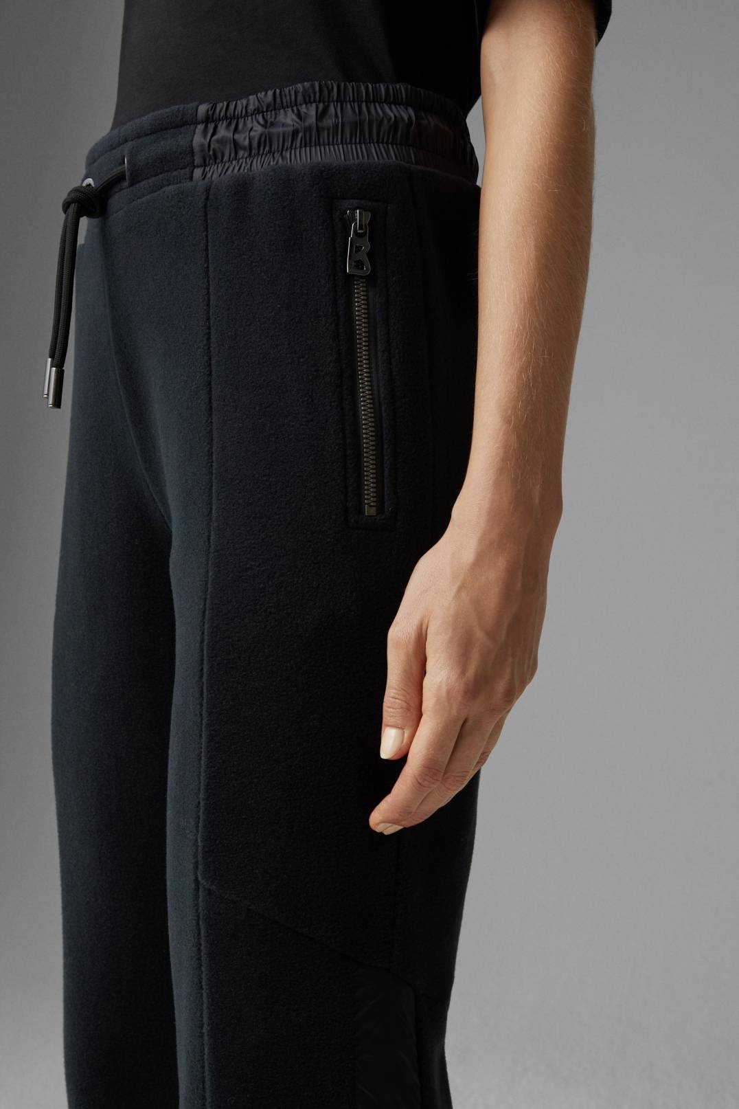 VERINA FLEECE JOGGING TROUSERS IN BLACK - 5