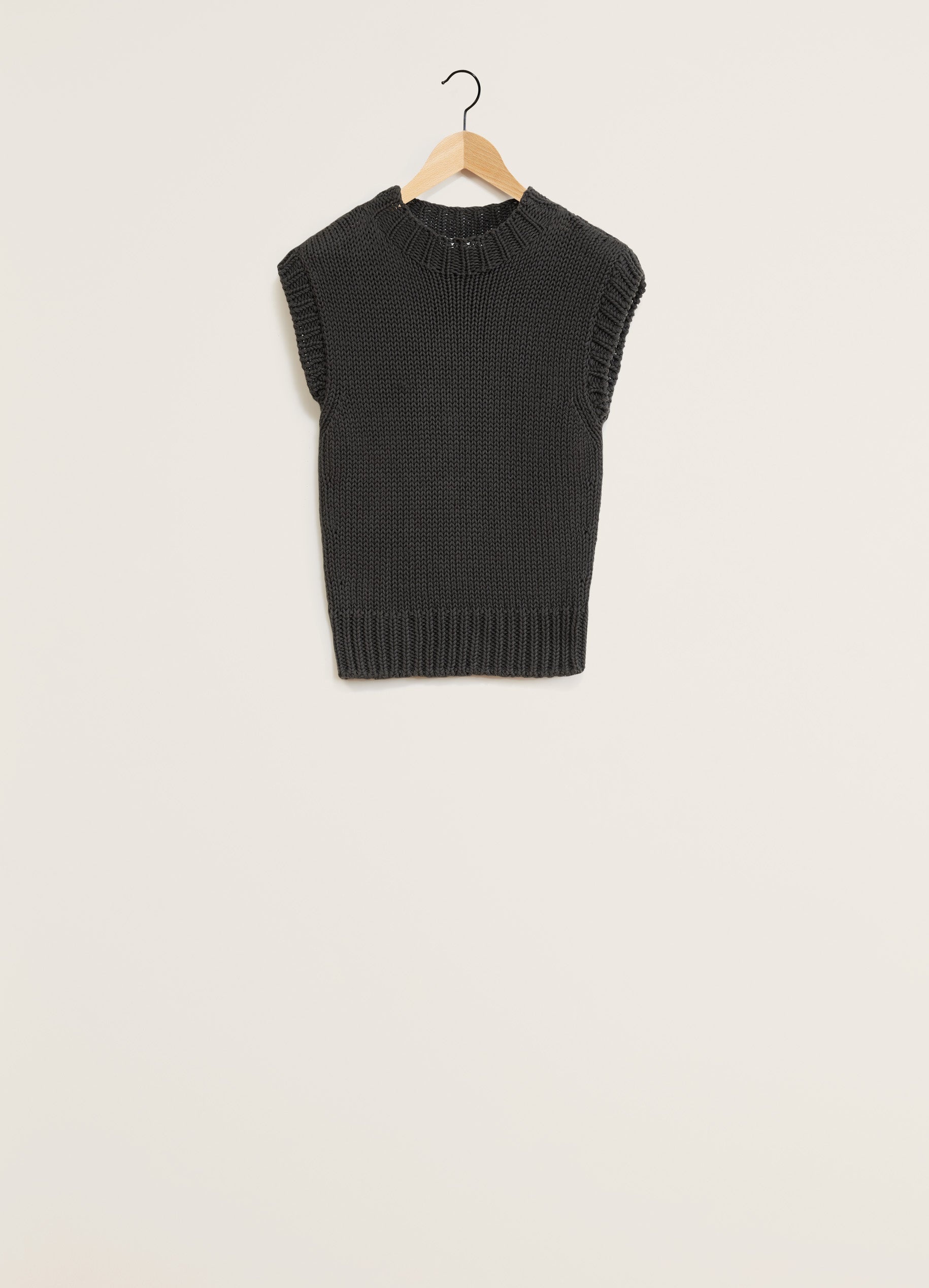 CHUNKY SLEEVELESS SWEATER - 1