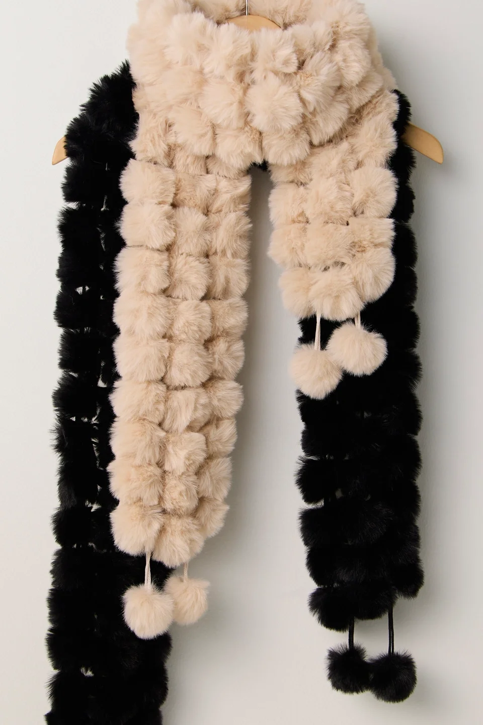 Kiss Kiss Pom Scarf - 1