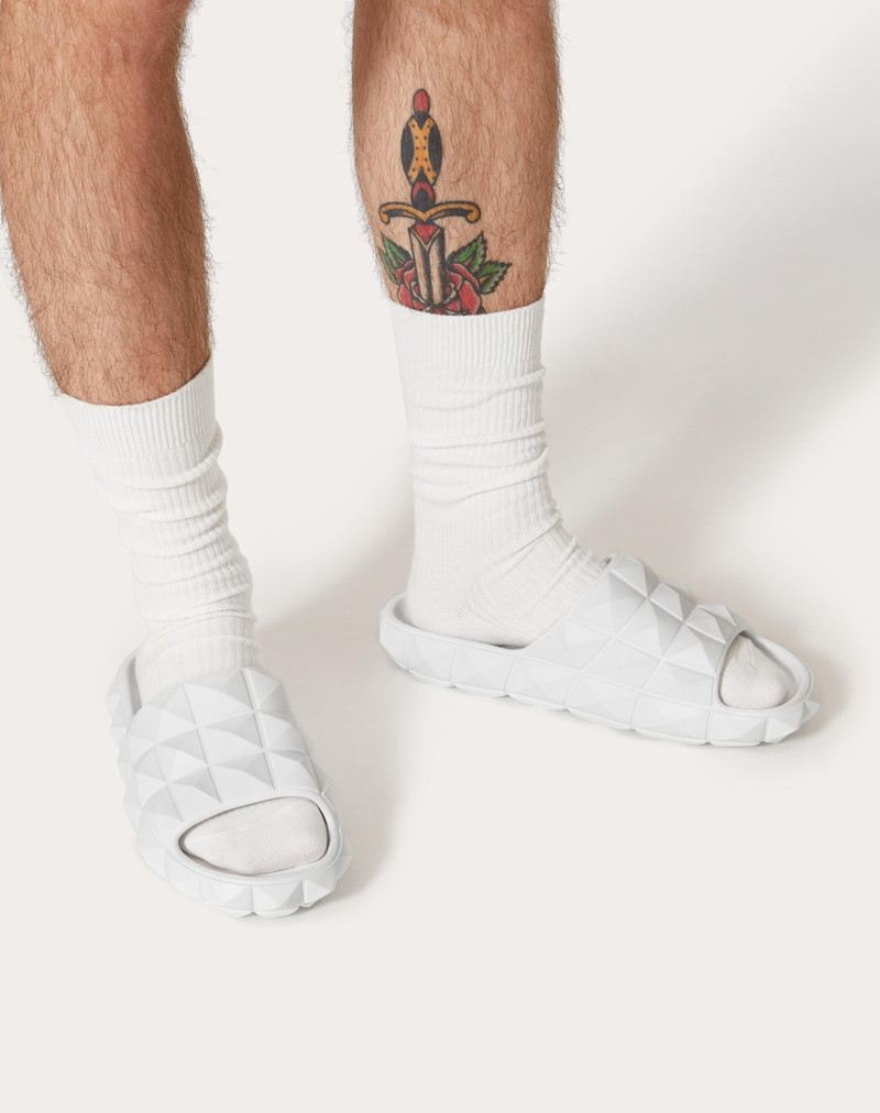 Valentino ROMAN STUD TURTLE SLIDE SANDAL IN RUBBER outlook