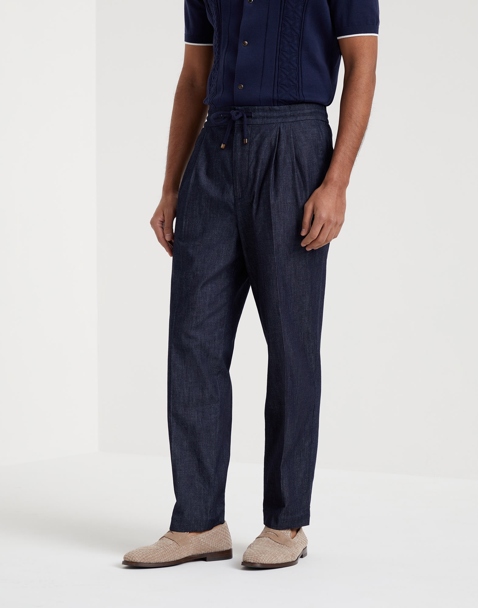 Lightweight denim leisure fit trousers with drawstring and double pleats - 1