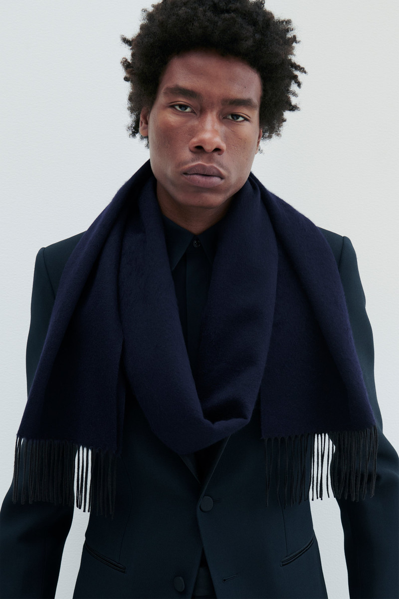 GABRIELA HEARST Blaine Fringe Scarf in Dark Navy Silk Cashmere outlook