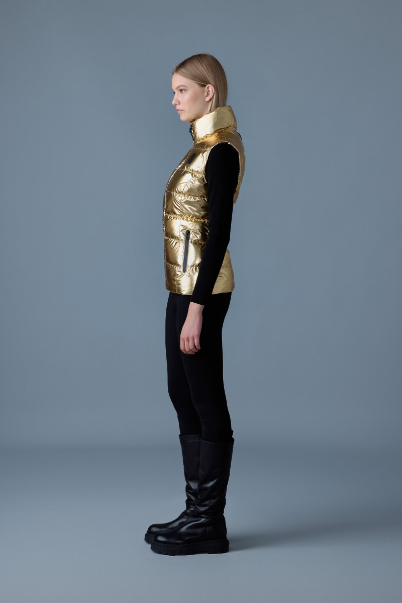 GISELA-M Metallic laminate light down vest 3