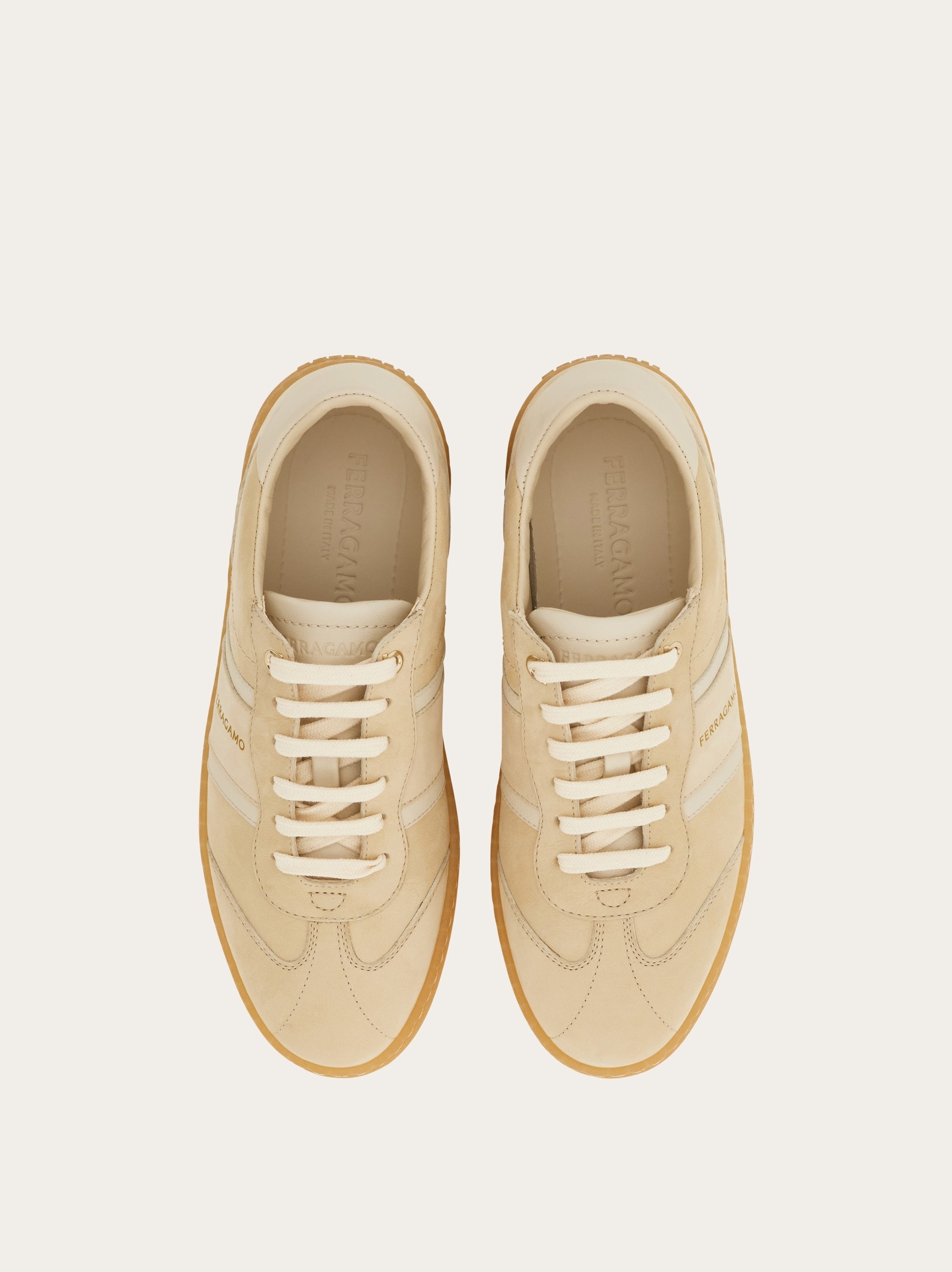 Low-top sneaker with logo - 2