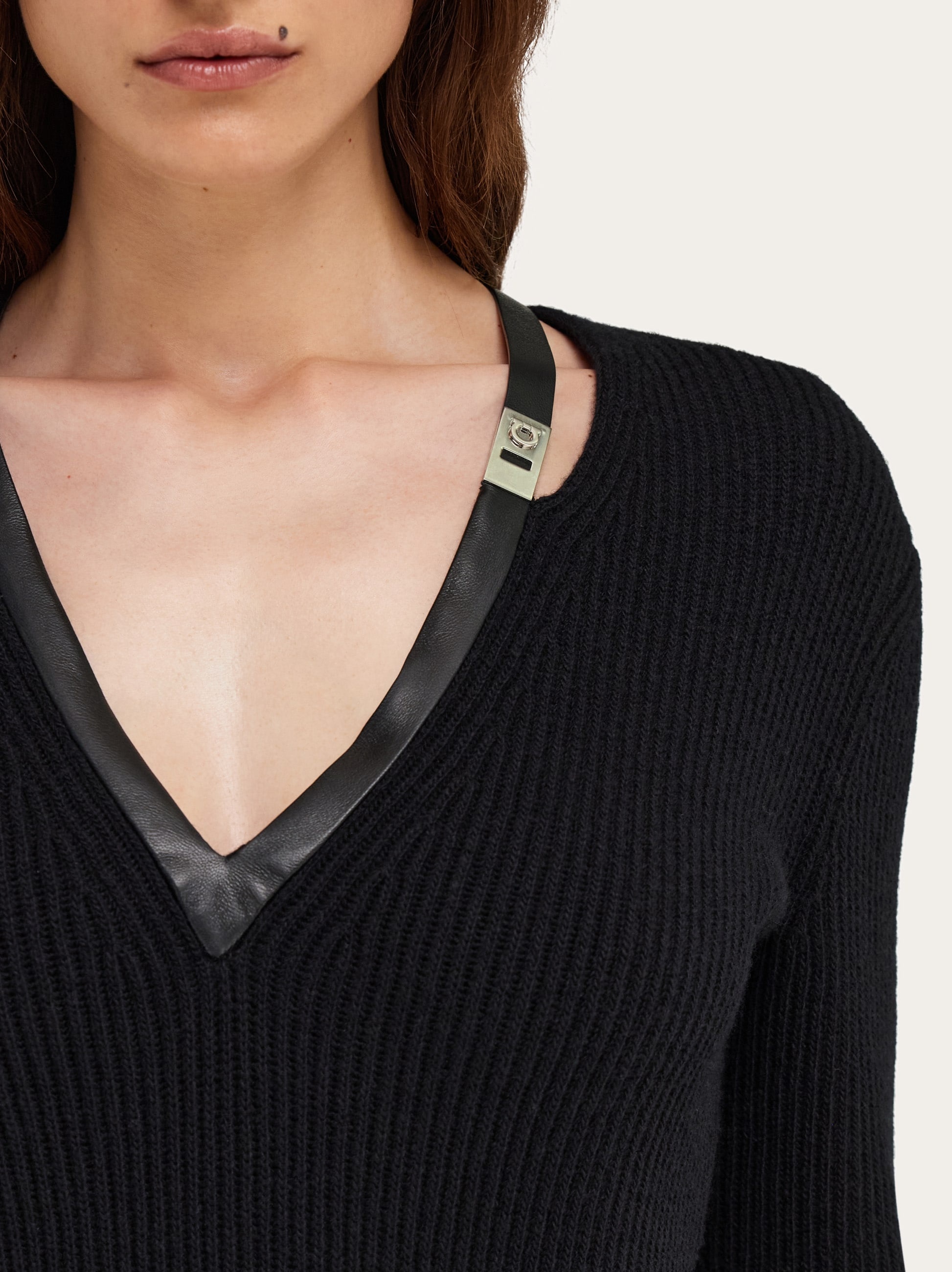 Knitted wool dress with leather trim - 5