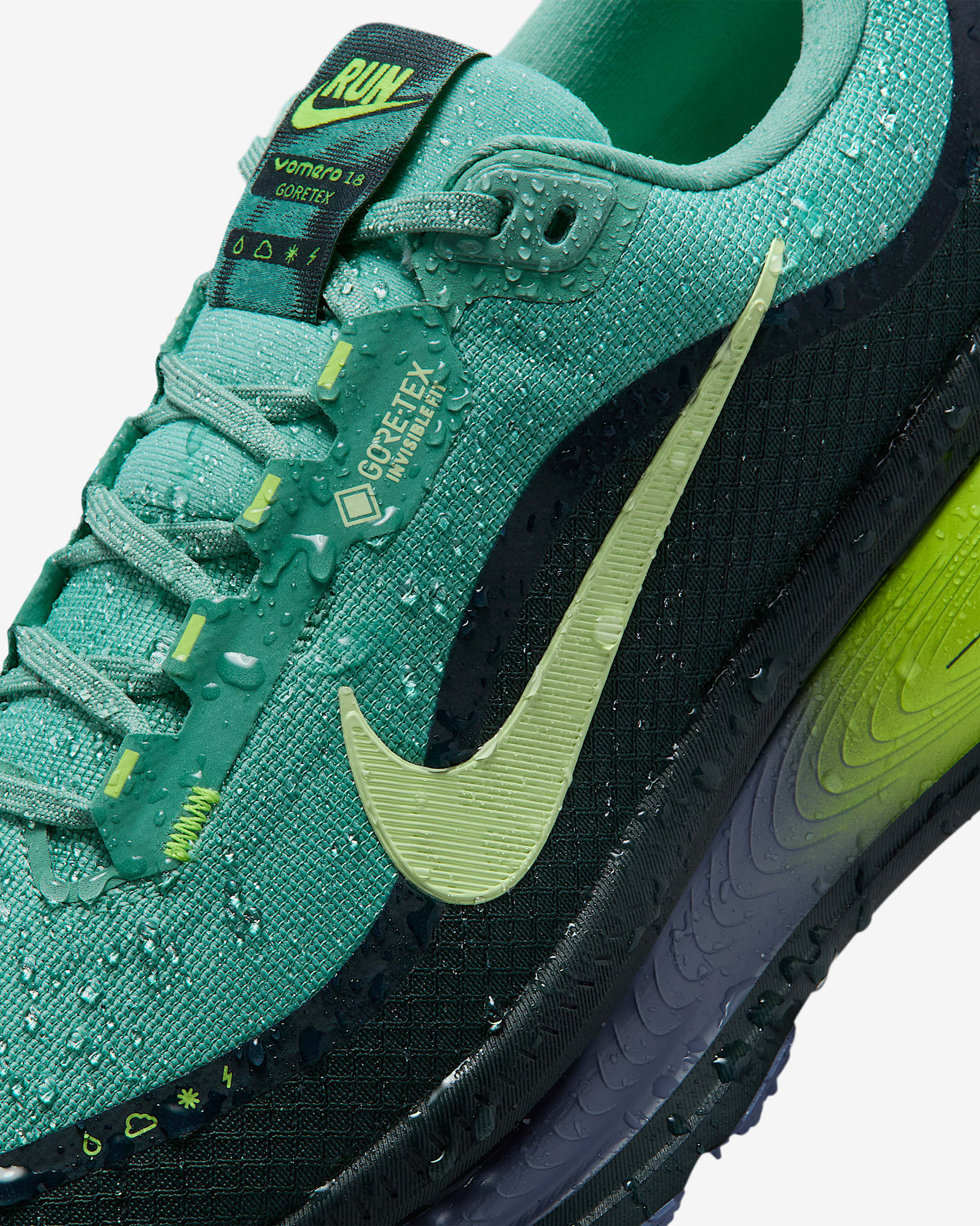 Nike Vomero 18 GORE-TEX Men's Waterproof Road Running Shoes with Reflective Accents - 10