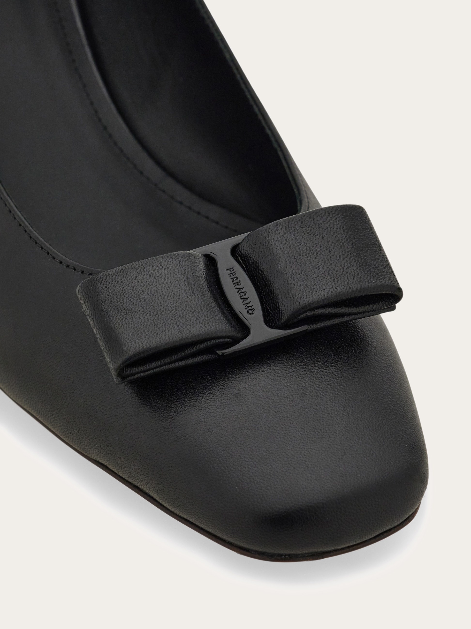 Iconic bow pump - 6