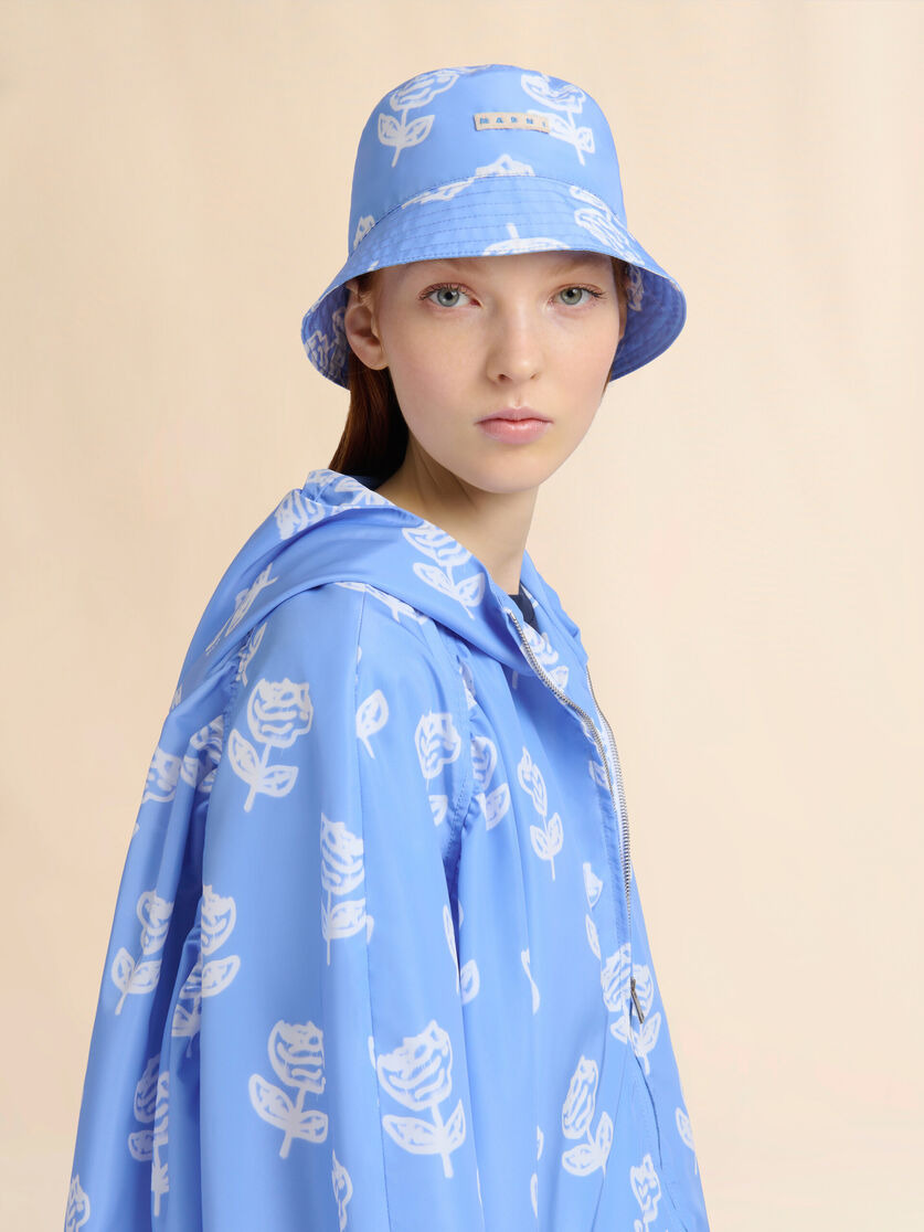 LIGHT BLUE TAFFETA BUCKET HAT WITH SPRAYED ROSES PRINT - 2