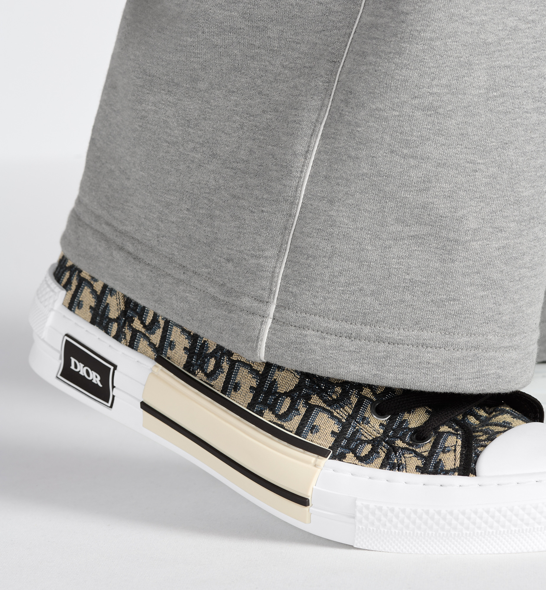 B23 High-Top Sneaker - 4