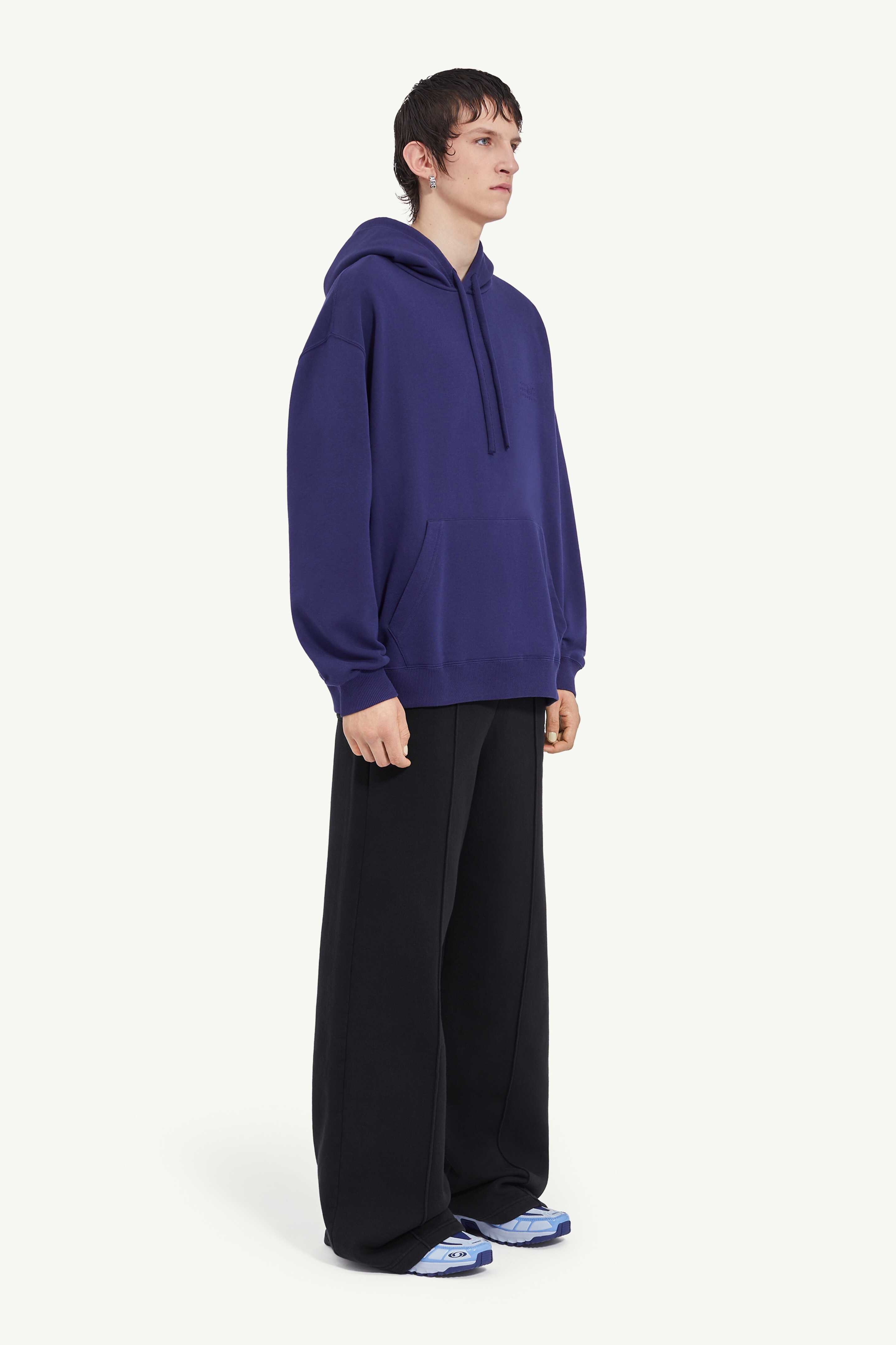 Long-sleeve hooded sweatshirt - 8