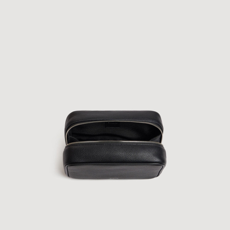 TOILETRY BAG IN GRAINED FABRIC 4