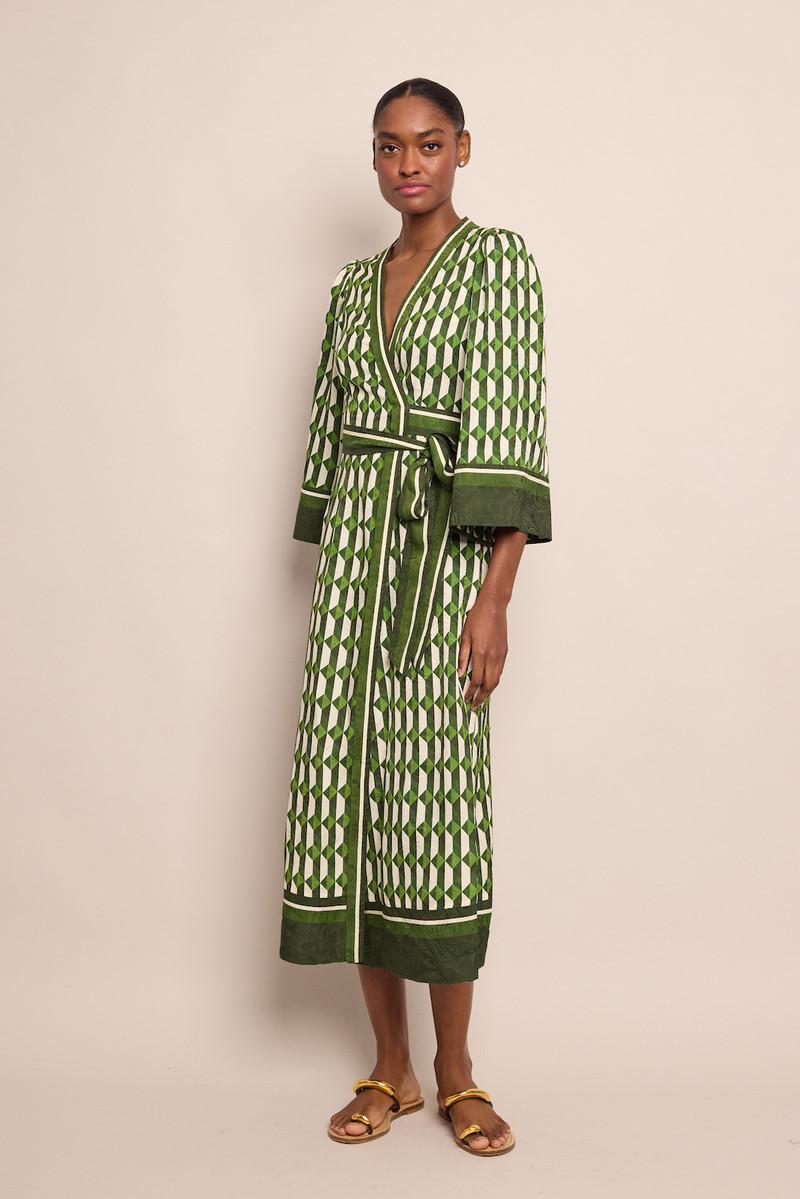 Cara Cara Woodford Dress
Romantic Wrap Silhouette with Bell Sleeves outlook