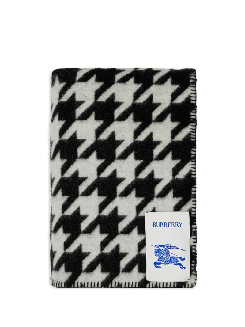 `Houndstooth` Blanket 1