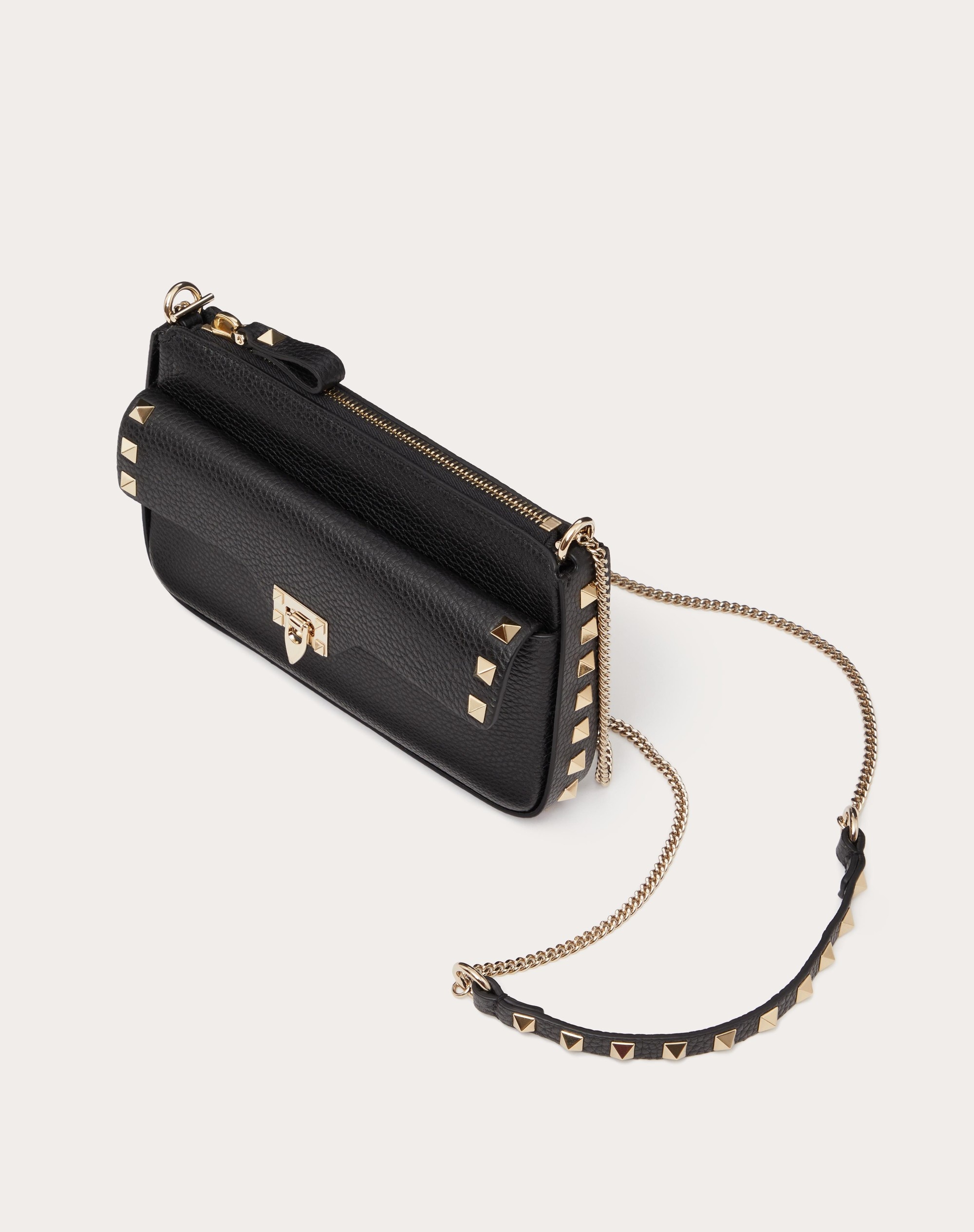 GRAINY CALFSKIN POUCH WITH ROCKSTUD CHAIN - 5