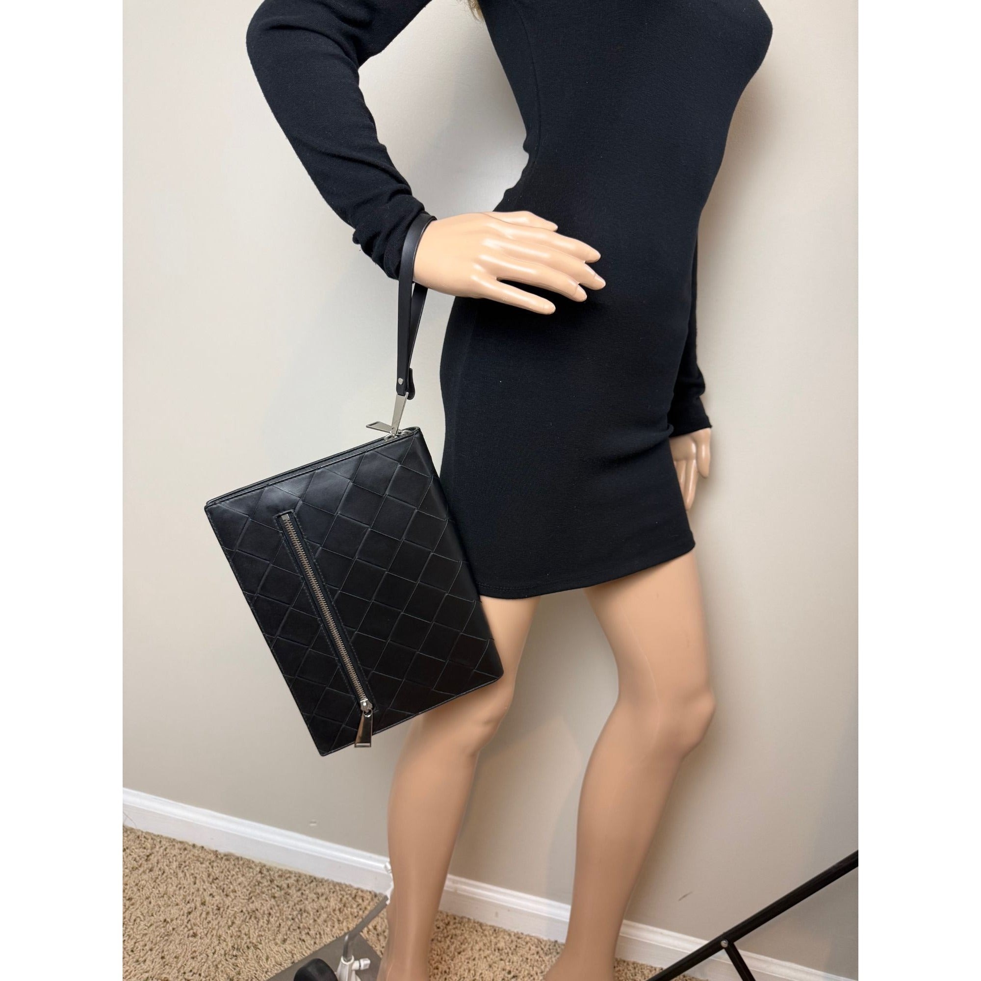 Bottega Veneta Black Leather Maxi Intreciato Document Case Wristlet Clutch Bag - 15