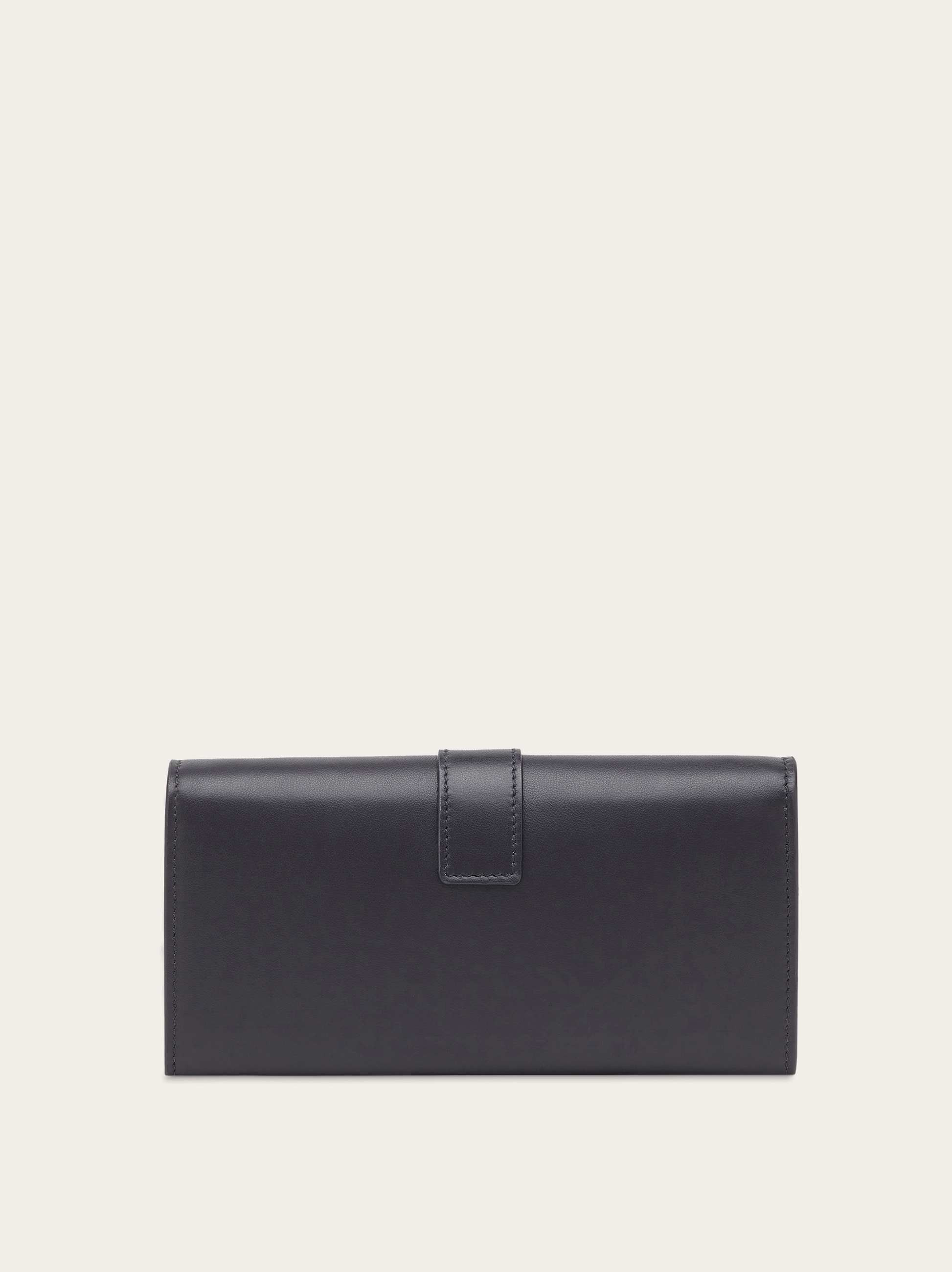 Hug wallet with chain - 3