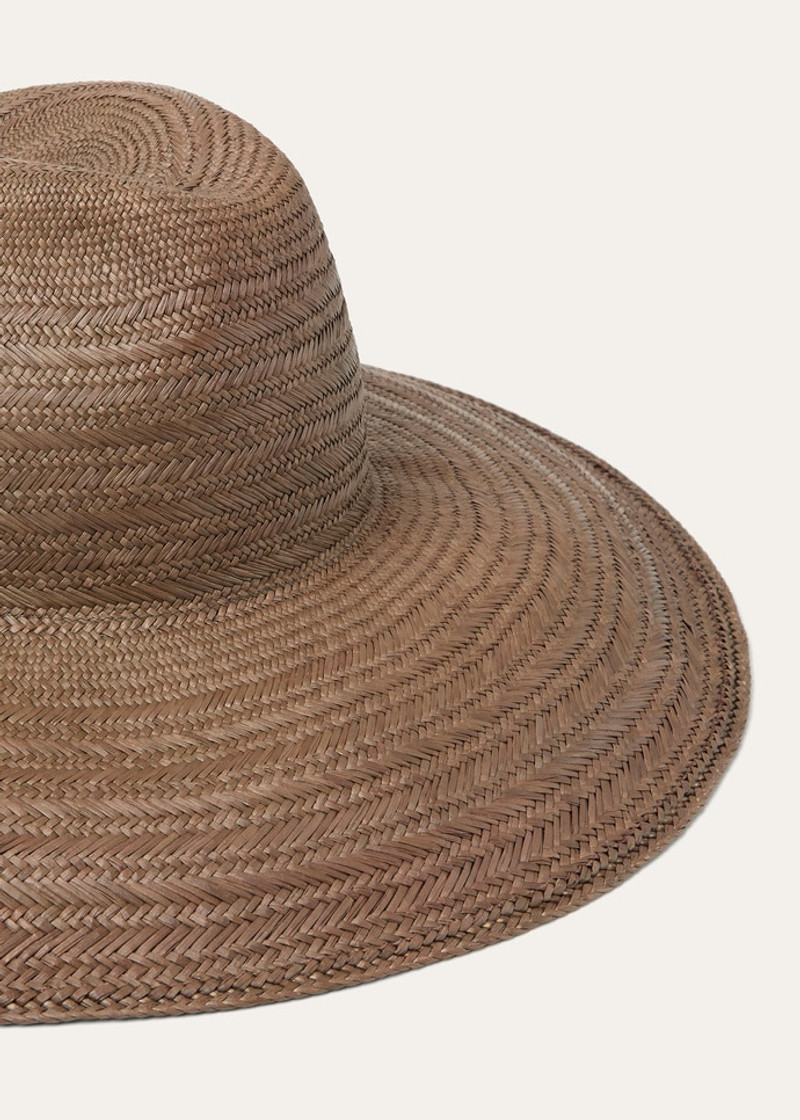 Akemi Hat 4