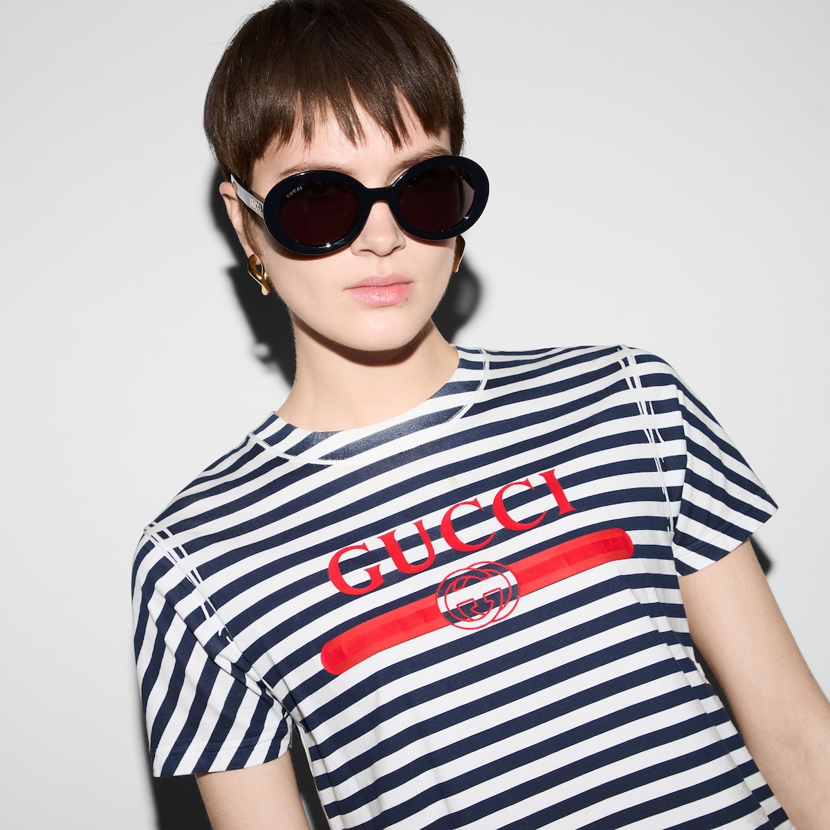 Striped cotton jersey T-shirt with Gucci print - 5