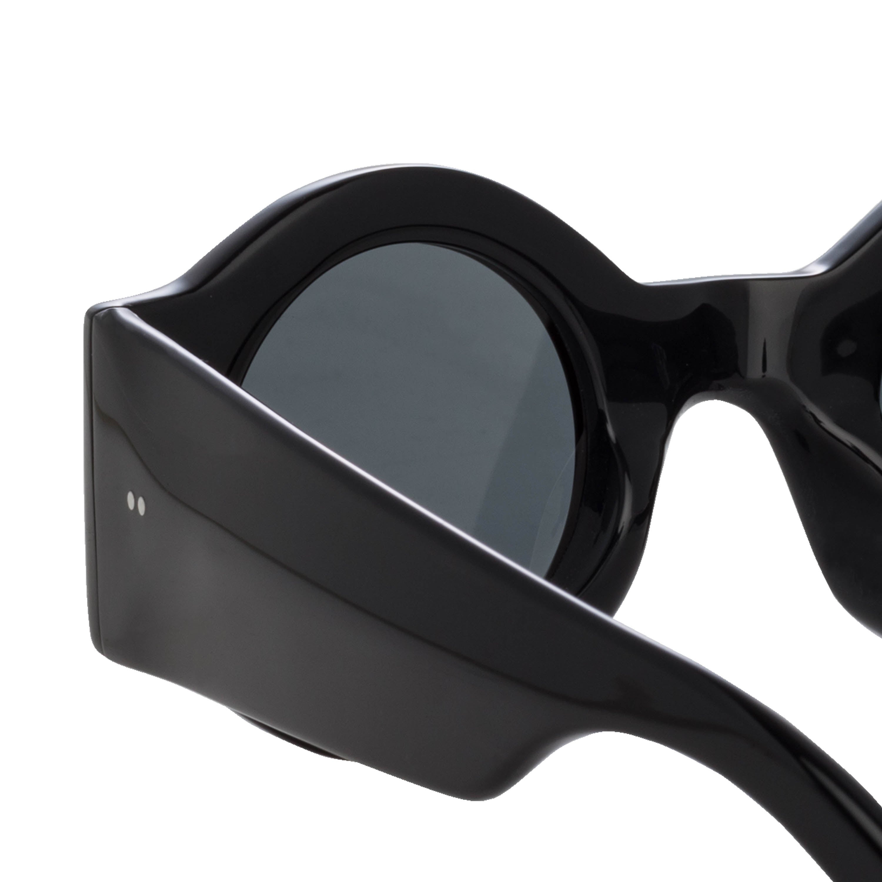 Round Sunglasses in Black - 3