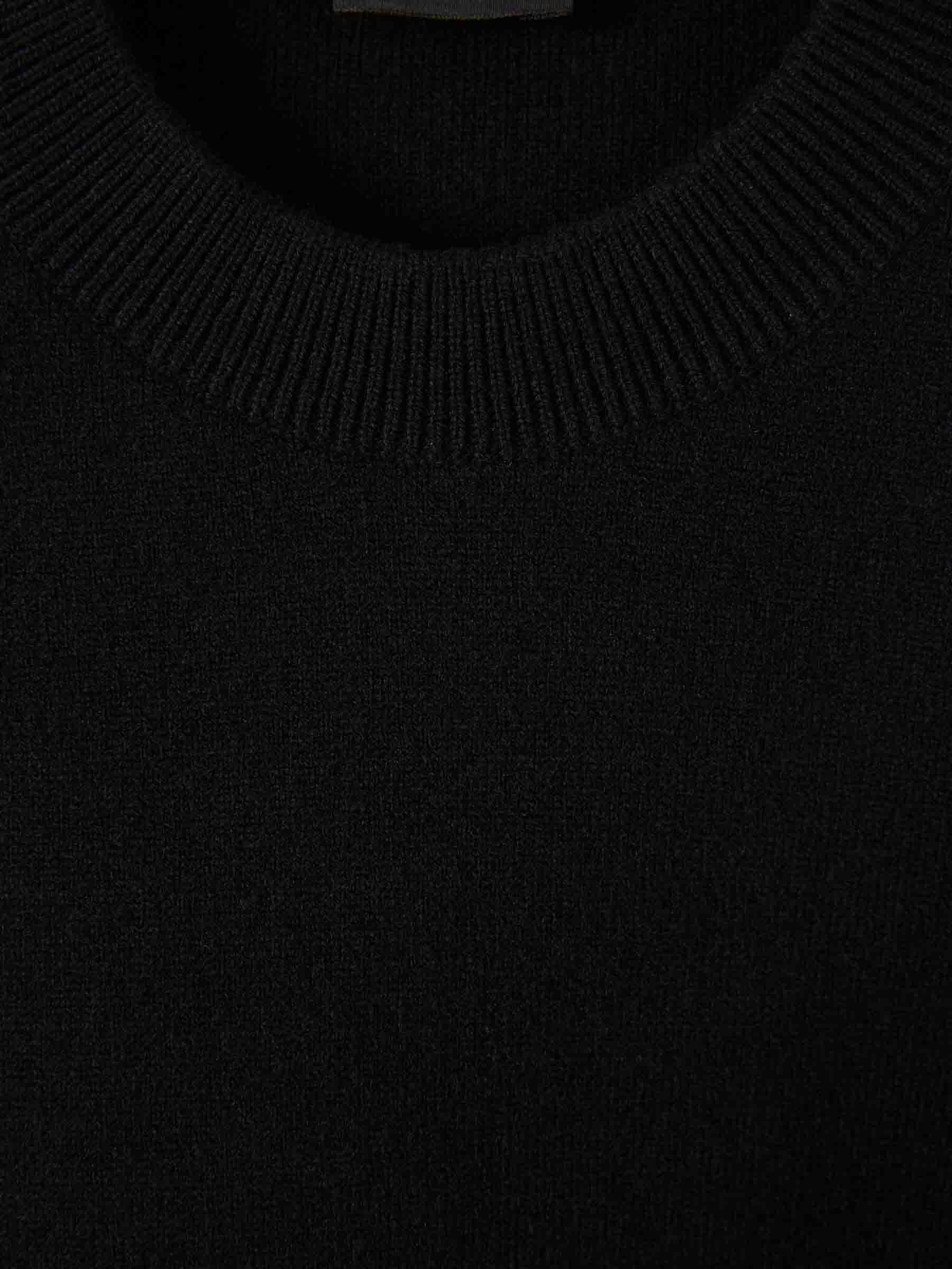 ROUND NECK SWEATER - 3