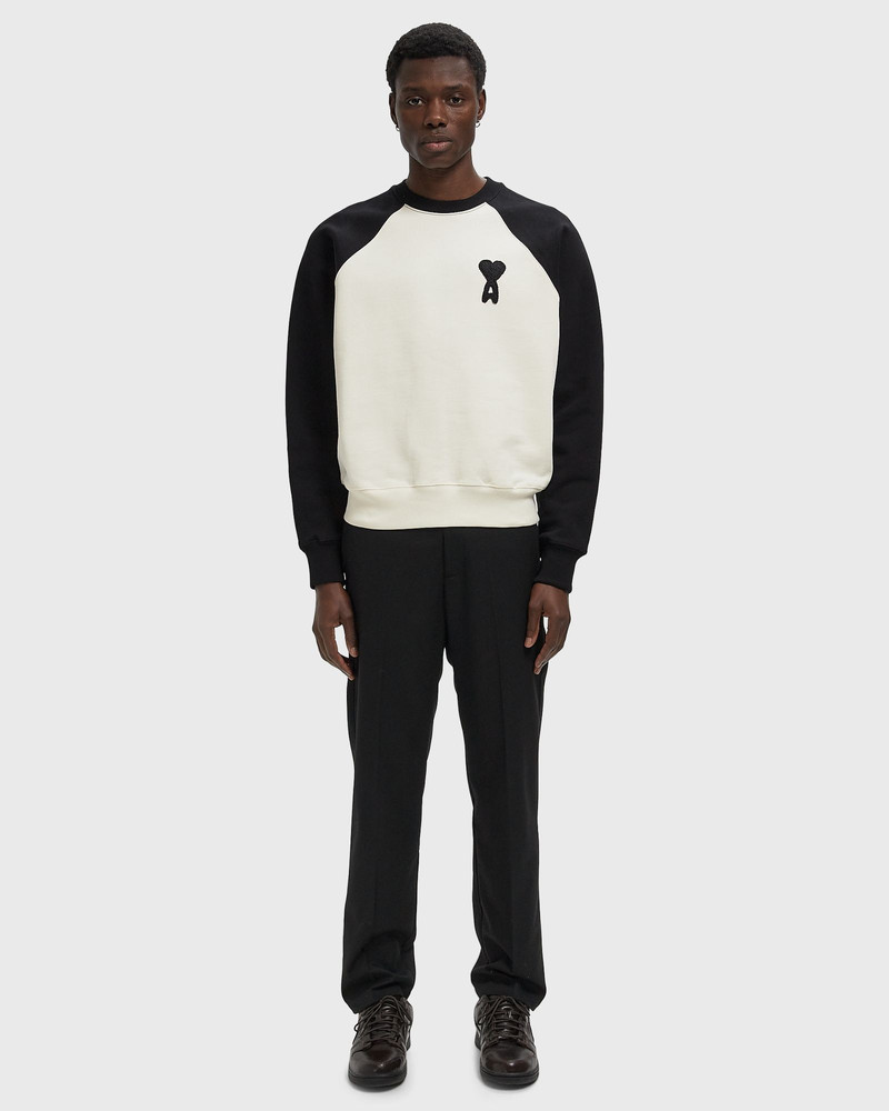 AMI Paris BOXY FIT CREWNECK WITH AMI DE COEUR KNITTED PATCH outlook