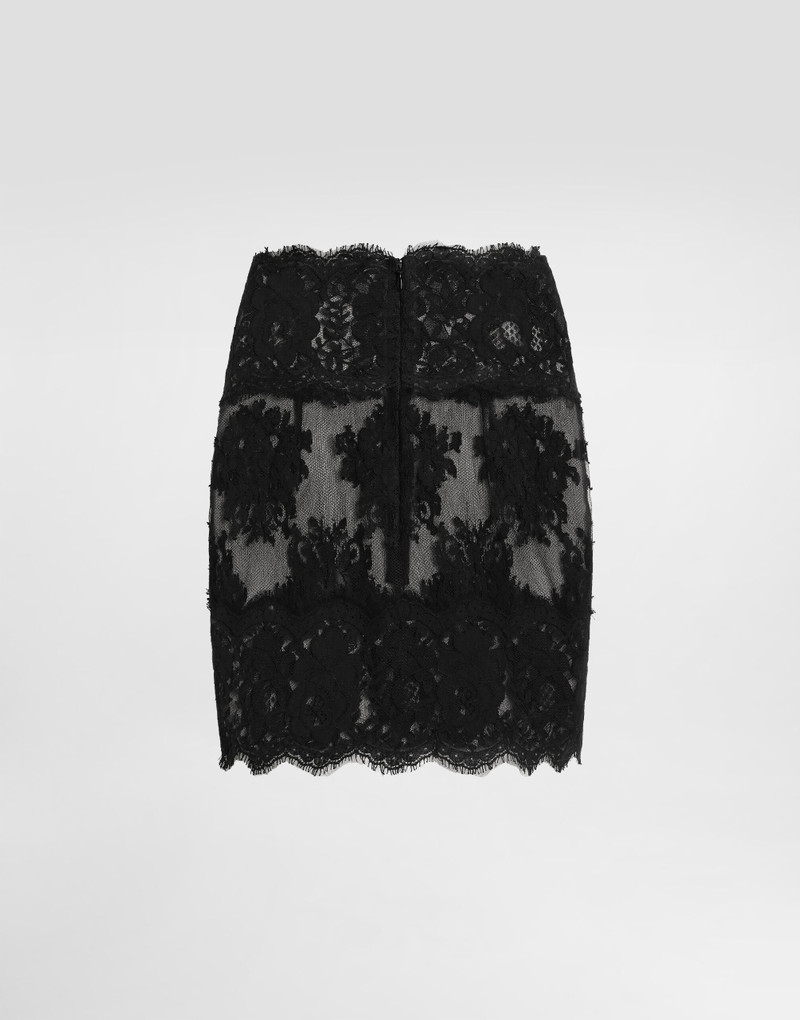 Short skirt in chantilly lace 7