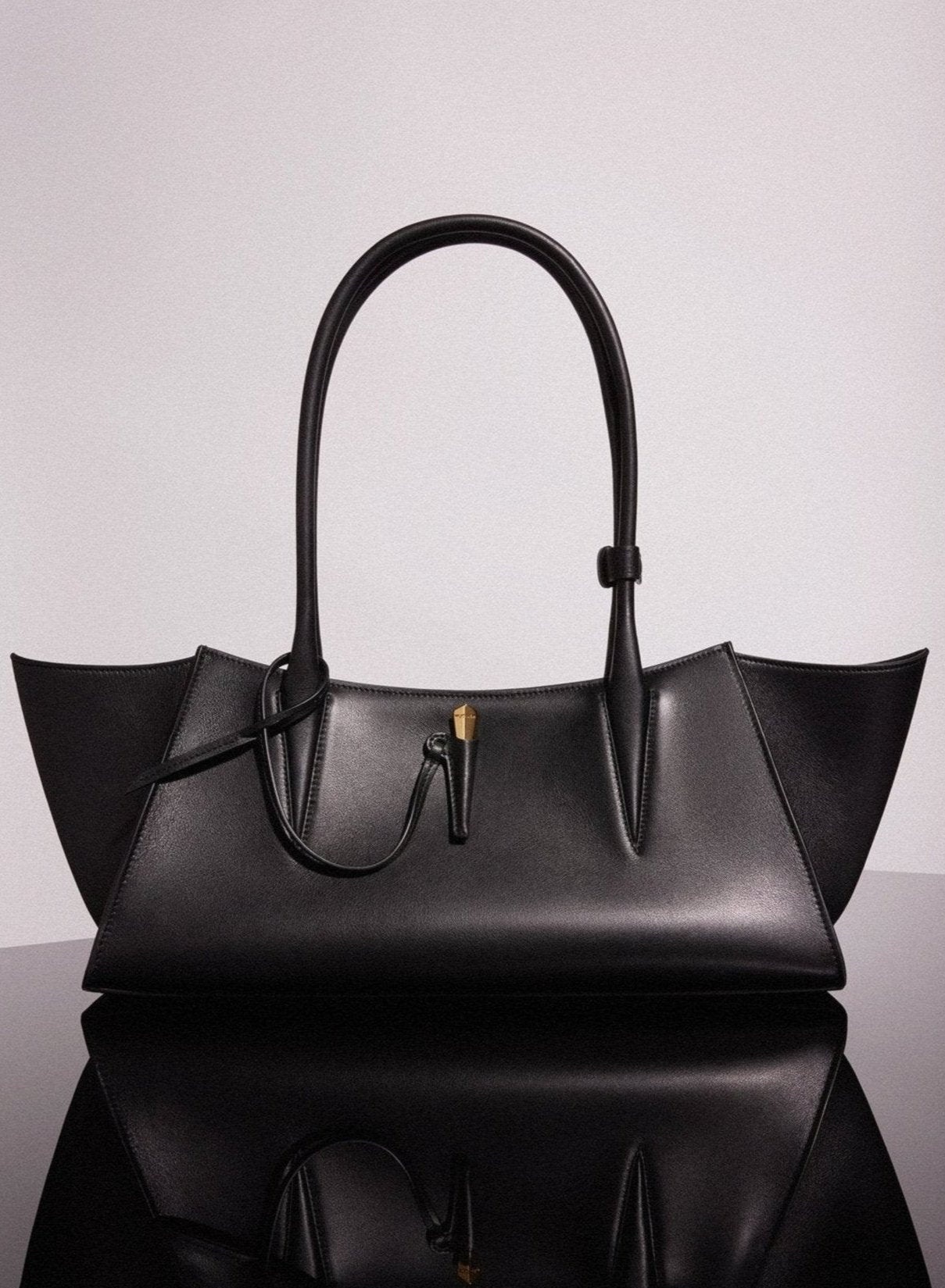 black smooth leather fang bag - 1