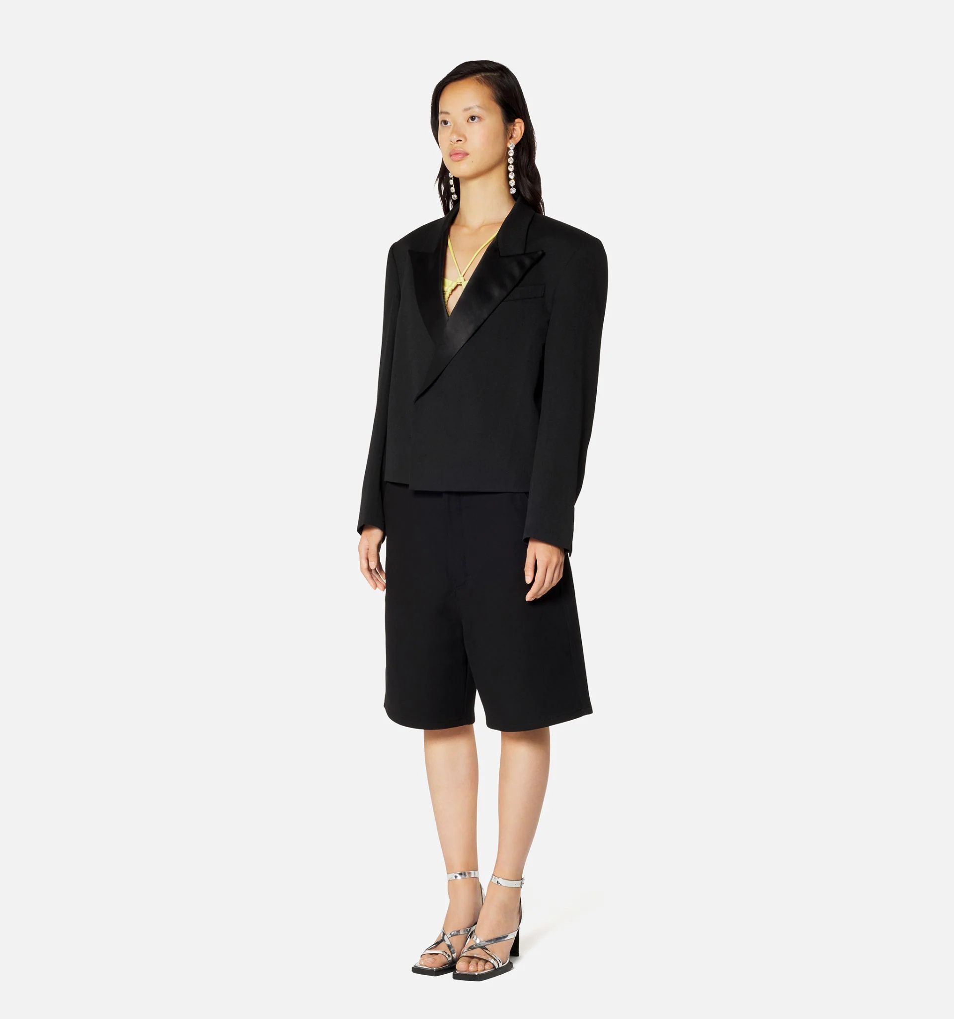 Short Jacket With Contrasted Lapel Collar - 3